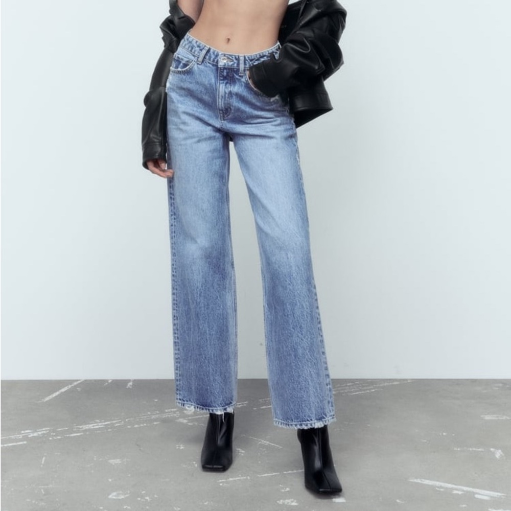 ZARA MID RISE STRAIGHT LONG LENGTH JEANS